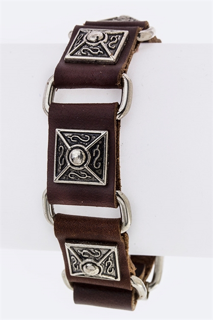 LA JEWELRY PLAZA, Pyramid Studs Leather Bracelet, 110-2047/AZ043