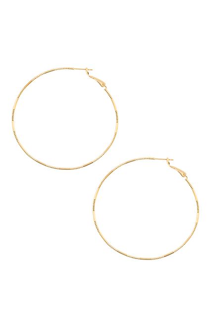 ANDREA BIJOUX, METAL STATION DETAILED HOOP EARRING, B03-161-81949