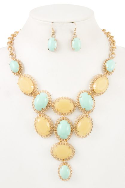 ANDREA BIJOUX, OVAL FRAMED LINK ACRYLIC STONE NECKL, A04-072-101709