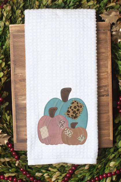 CALI BOUTIQUE, Three Leopard Patch Pumpkins Fall Waffle Weave Towel, 63621t