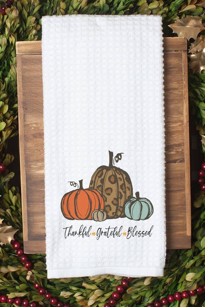 CALI BOUTIQUE, Thankful Grateful Blessed 4 Pumpkins Thanksgiving Fall Towel, 58321t